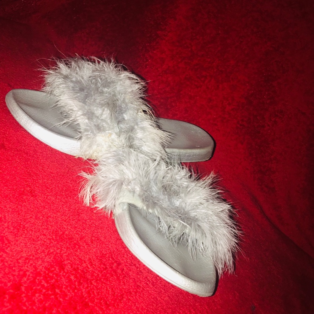 Silver furry slides😍